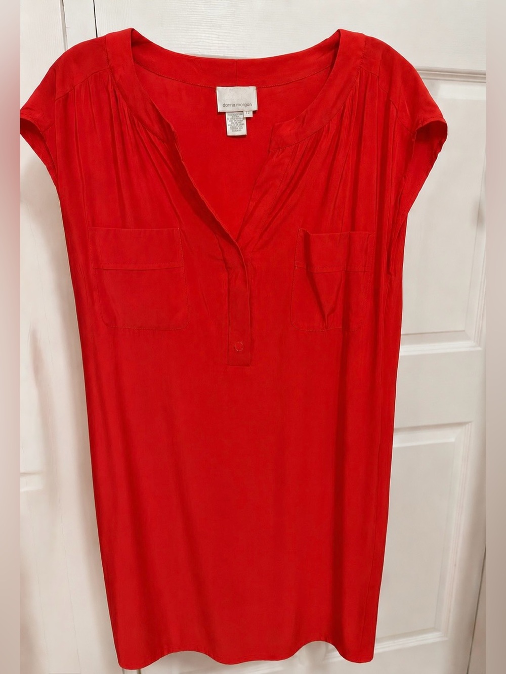 Donna Morgan  Cap Sleeve V-Neck Tunic